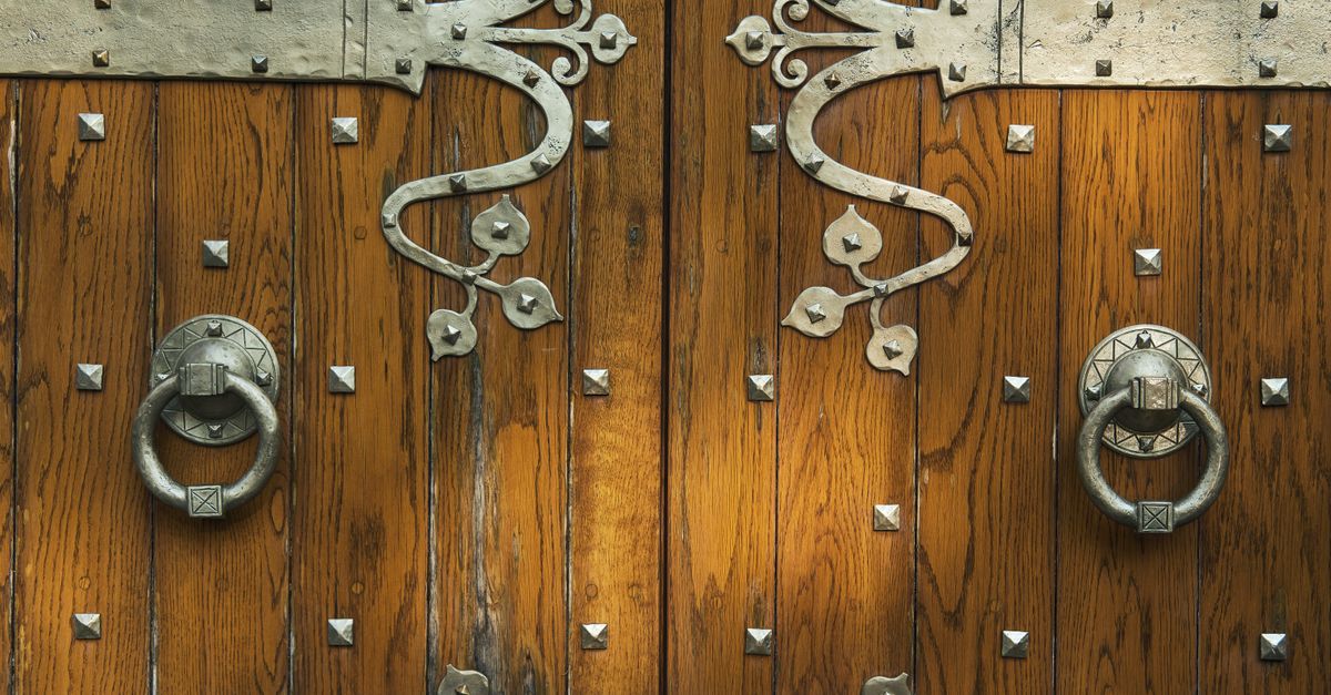 door security hardware — Top Locksmith Pro