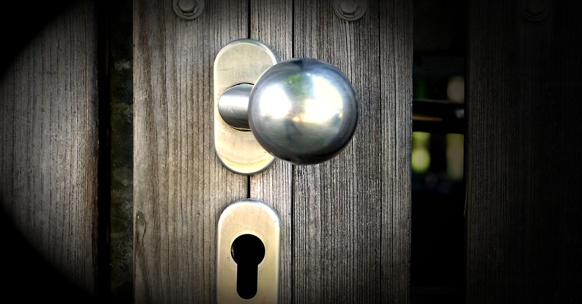 door security hardware — Top Locksmith Pro