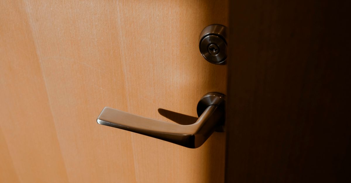 front door lock key — Top Locksmith Pro