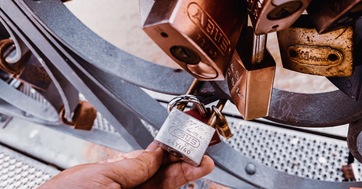 locksmith shop keys — Top Locksmith Pro