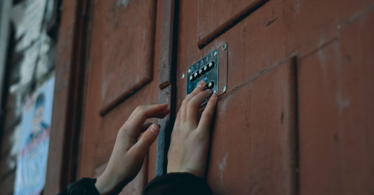 door security hardware — Top Locksmith Pro