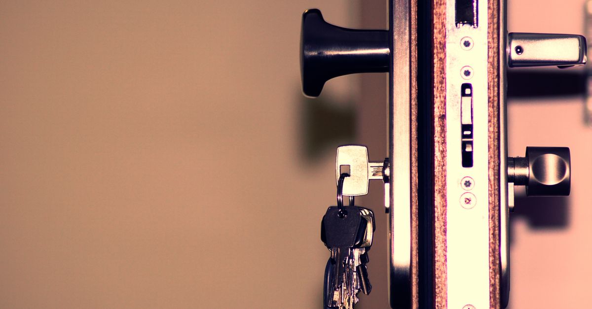 Emergency Commercial Locksmith: When Your Business Is Locked Out or Locked Down — Top Locksmith Pro