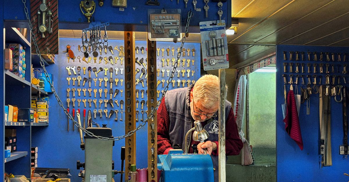 Business Lock Rekey After Turnover, Lost Keys, or a Security Scare — Top Locksmith Pro